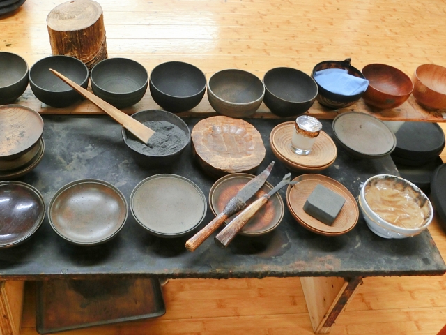 極小傷有！シンプルデザインに時代金縁内朱塗の美しい小ぶり四方膳（ 